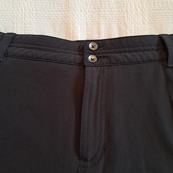 Eddie Bauer women's size 14 black skirt, shorts with leg grippers, VGUC - Picture 8 of 8